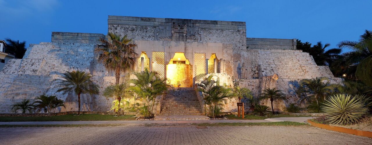 Hacienda Vista Real