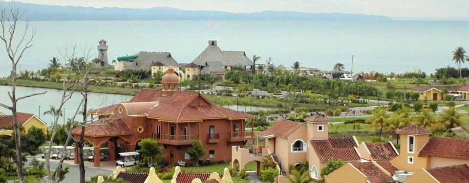 Amatique Bay Resort & Marina