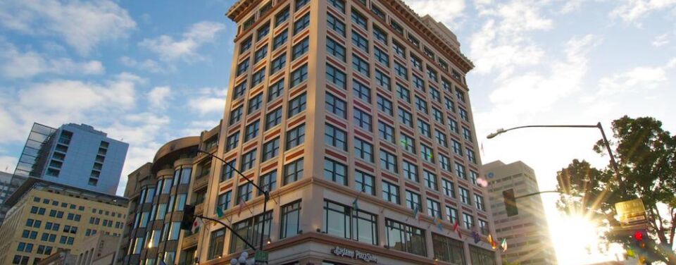 Gaslamp Plaza Suites
