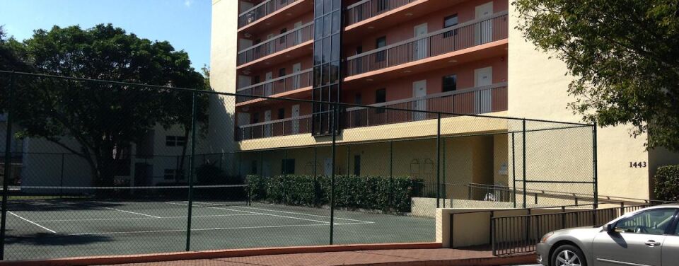 Surfsider Resort