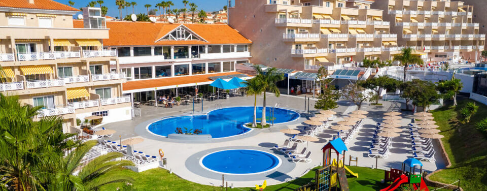 Apartamentos Tropical Park