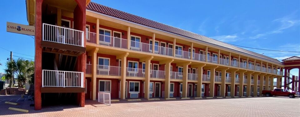Casa Blanca Resort