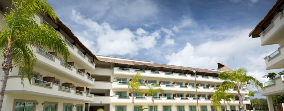 BlueBay Grand Esmeralda