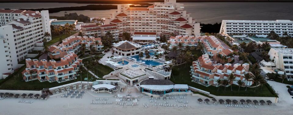 Wyndham Grand Cancun All-Inclusive Resort & Villas