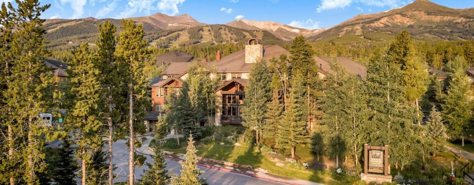 Grand Timber Lodge