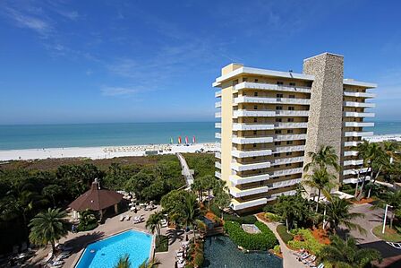The Charter Club of Marco Beach