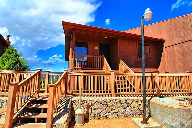 Crown Point Resort