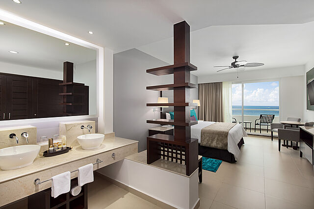 Sample Studio Unit