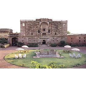 Fort Chanwa Luni