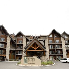 Grande Rockies Resort
