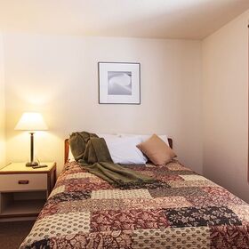 Guest bedroom