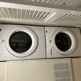 Washer Dryer in unit