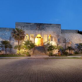 Hacienda Vista Real