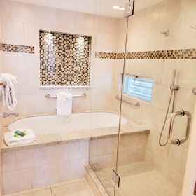 master bath tub