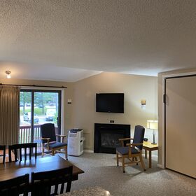 Murphy Bed/Fireplace