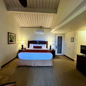 single bed bedroom