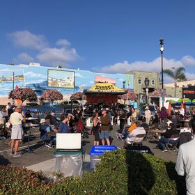 market entertainment