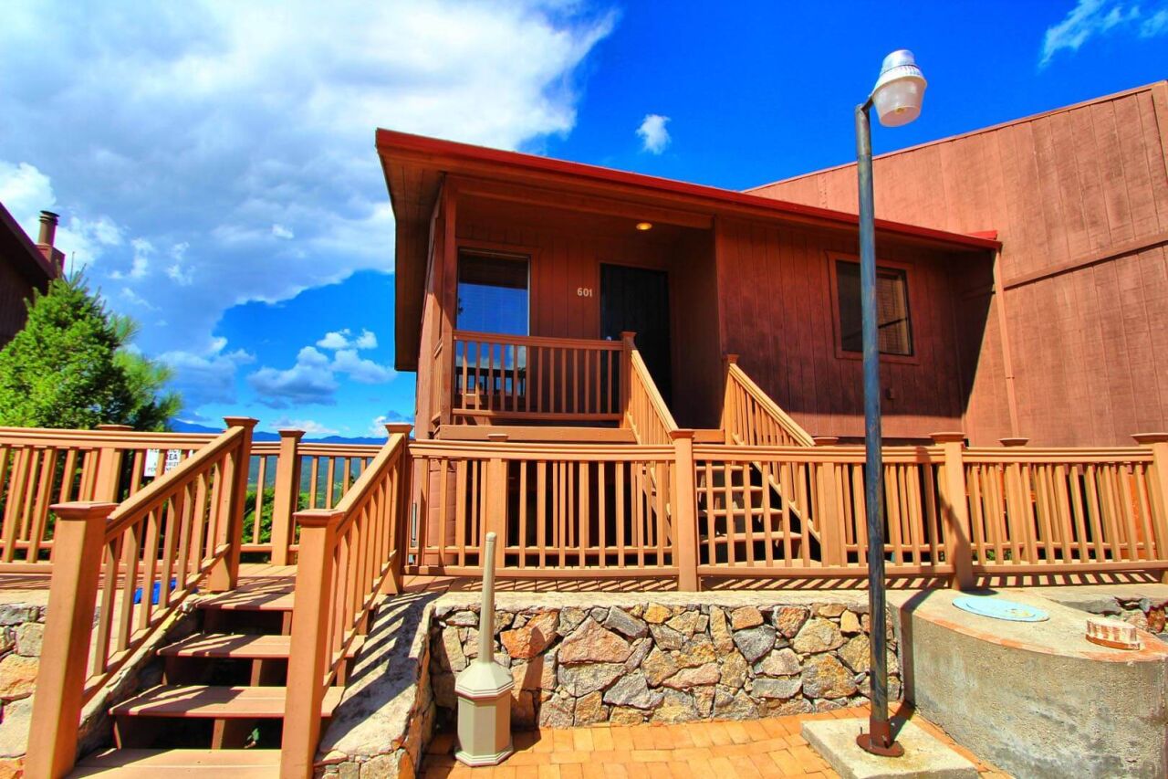 Crown Point Resort