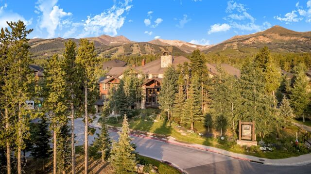 Grand Timber Lodge