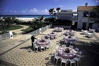 Wyndham Miami Beach Resort - Outdoor Dining