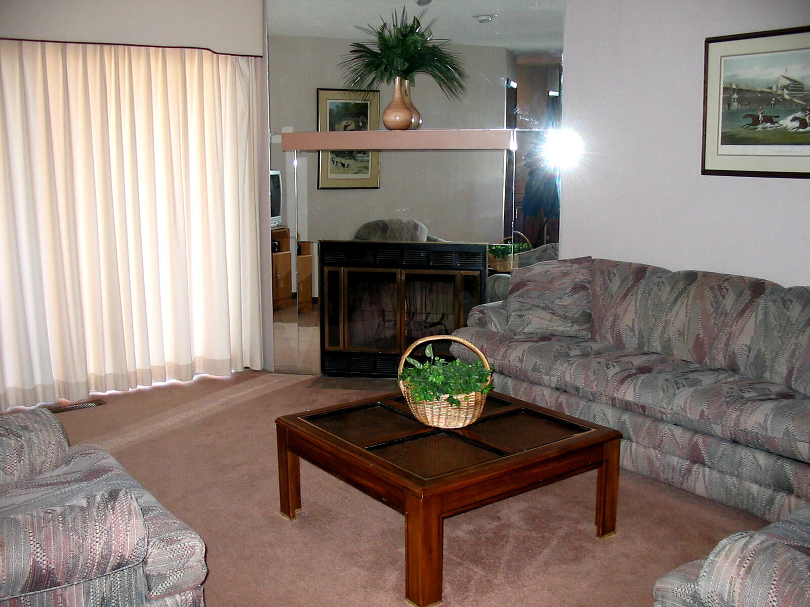 Hamilton Harbor - Family area inside a Unit