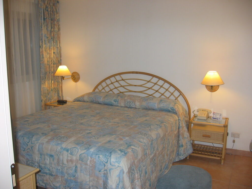 - Unit Bedroom