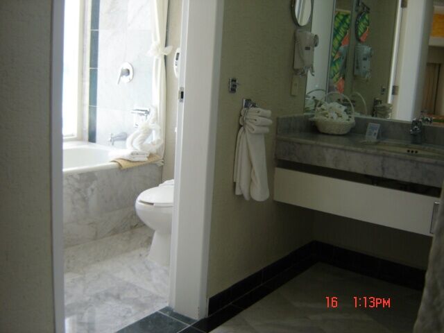 Royal Sunset Club Cancun - Unit Bathroom