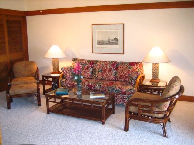 Outrigger Kiahuna Plantation - Unit Living Area