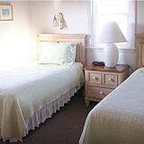 Tristram's Landing — Guest Bedroom - Cottage
