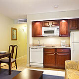 Bluegreen Patrick Henry Square — half-kitchen