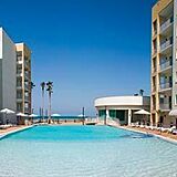 Peninsula Island Resort & Spa — Infinity Pool