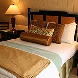 Hotel Molokai — Standard Room Bed