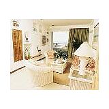 Hilton Suites — - Unit Living Area