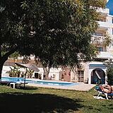 Las Rosas Townhouses — - Pool