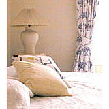Allen House Club — Unit bedroom at the
