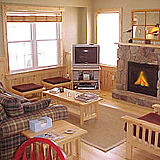 Tory's Landing — - Family room inside a unit