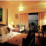Angsana Resort & Spa Bintan — Angsana Resort & Spa: unit bedroom and balcony