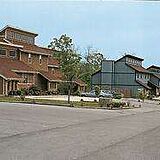 Hiawatha Manor West at Lake Tansi