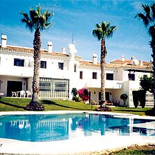 Las Rosas Townhouses — - Pool