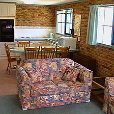 Kyneton Bushland Resort — - Unit Kitchen & Dining Area