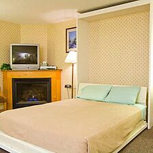 Eastern Slope Inn &mdash; Wall bed