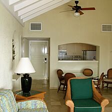 The Royal Sea Aquarium Resort — Kitchen/Dining Area