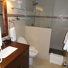 Simpson Bay Resort and Marina — Bathroom