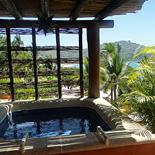 Hilton Grand Vacations Club Zihuatanejo — Private dipping pool