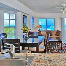 Ocean Pointe Suites at Key Largo — Dining Area