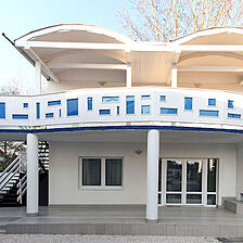 Admiralis Panzio — Exterior