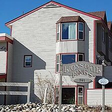 Lion's Gate Pines Lodge &mdash; Exterior
