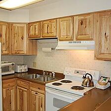 Lion's Gate Pines Lodge &mdash; Kitchen