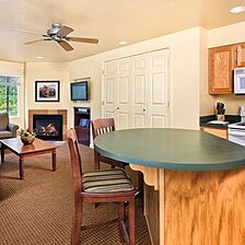 WorldMark Pinetop — Living and Dining Area