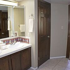 Scottsdale Camelback Resort — Sample unit bathroom